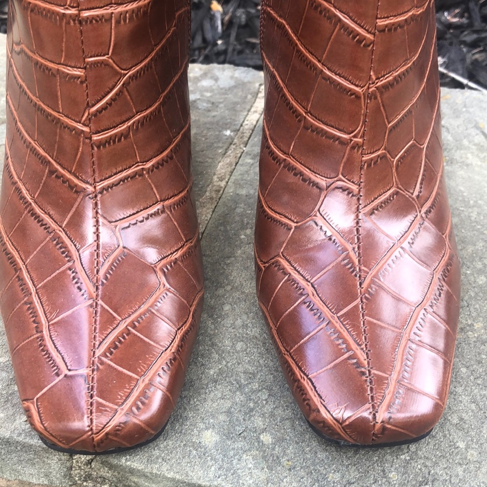 Billini Brown Croc-Patterned Heeled Boots. Excellent condition. Size 6. - Picture 3 of 12